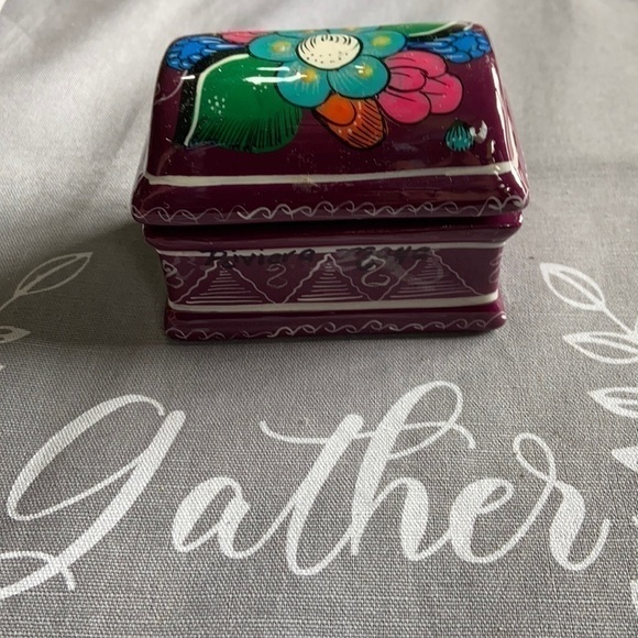 RIVIERA Maya Hand painted red clay trinket box - Picture 2 of 10